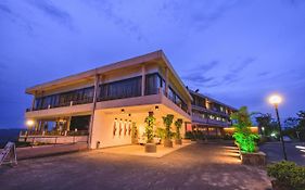 Hôtel The Tourmaline à Kandy Exterior photo