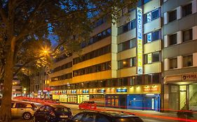 Hotel A&O Duesseldorf Hauptbahnhof Exterior photo