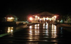 Driftwood Resort Alotau Exterior photo
