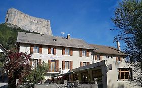 Hotel Au Gai Soleil du Mont-Aiguille à Chichilianne Exterior photo