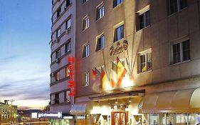 Queen'S Astoria Design Hotel Belgrade Exterior photo