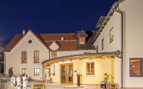 Landhotel Zum Goldenen Kreuz Moosbach  Exterior photo