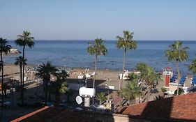Palm Sea Hotel Apartments 2 Larnaca Exterior photo