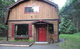 Cedar Song B&B Parksville Exterior photo