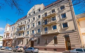 Hotel Stanislaviv à Ivano-Frankivsk Exterior photo