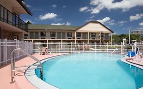 Americana Inn & Suites Tampa Exterior photo