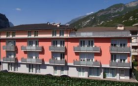 Hotel Garni Corallo Torbole Sul Garda Exterior photo