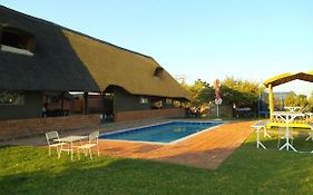 Villa Pondoki Rest Camp à Grootfontein Exterior photo