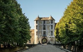 Château De Villiers-Le-Mahieu Exterior photo