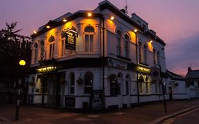 Hotel The Milford Arms à Hounslow Exterior photo