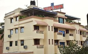 Hotel Priya Bhubaneswar Exterior photo