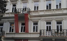 Aparthotel Rezidence Sadova à Karlovy Vary Exterior photo