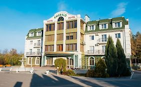 Emerald Hotel Togliatti Exterior photo