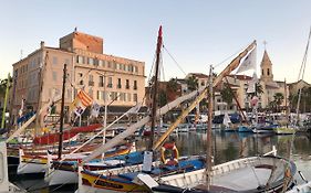 Hotel Restaurant de la Tour Sanary-sur-Mer Exterior photo