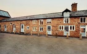 Motel The Coaching Barns à Shrewsbury Exterior photo