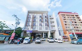 Hotel Reddoorz Plus @ Roxas Street Davao City Exterior photo