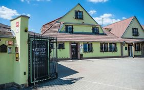 Hotel Penzion Eden à Znojmo Exterior photo