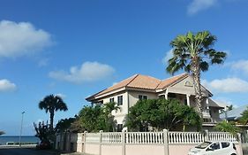 Le Chateau Ocean Villas Oranjestad Exterior photo