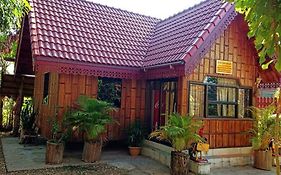 Lao Style or Song Lao Guesthouse ເຮືອນພັກຊົງລາວ Thakhek Exterior photo