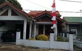 Villa Wisma Sayura Syariah à Cinangka Exterior photo