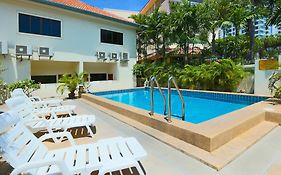 Ashford Villas Cosy Beach Pattaya Exterior photo