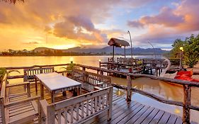 Natural Bungalows Restaurant And Bar Kampot Exterior photo