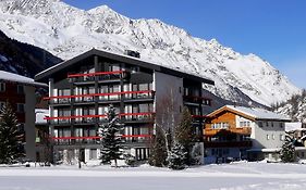 Hotel Alpenhof Saas-Almagell Exterior photo