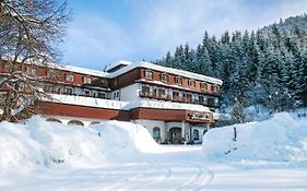 Alpenhotel Weitlanbrunn Sillian Exterior photo