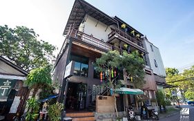 The Arak Bed Bar And Hostel Chiang Mai Exterior photo