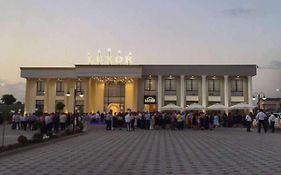 Hotel Luxor Pristina Exterior photo