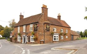 Hotel The George & Horn Near Newbury à Kingsclere Exterior photo