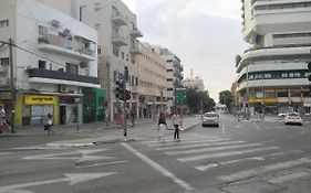Amir'S Apartments Tel-Aviv Exterior photo