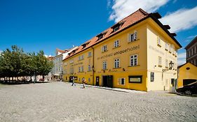 Hôtel Archibald At The Charles Bridge à Prague Exterior photo