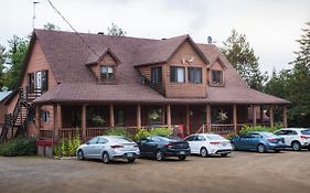 Hotel L'Auberge Refuge du Trappeur à Saint-Mathieu-du-Parc Exterior photo