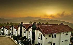 Hotel Golden Nest à Yercaud Exterior photo