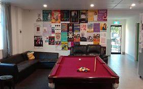 Perth City Backpackers Hostel - Note - Valid Passport Required To Check In Exterior photo