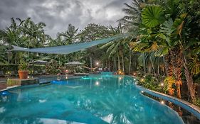 Aparthotel Oasis At Palm Cove Exterior photo