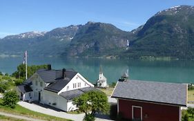 Hotel Nes Gard à Høyheimsvik Exterior photo