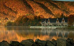 Keltic Quay Cottages & Bayfront Lodge Whycocomagh Exterior photo