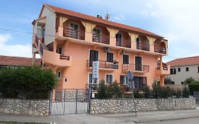 Bed and Breakfast Pansion Maria à Zadar Exterior photo