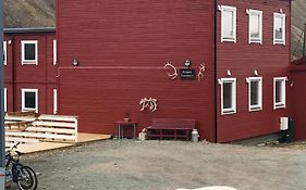 Hotel Haugen Pensjonat Svalbard à Longyearbyen Exterior photo