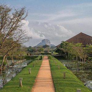 Hotel Water Garden Sigirîya Exterior photo