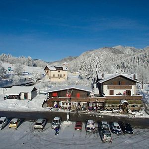 Hotel Valle Verde - Rent Ski & Bike Tarvisio Exterior photo