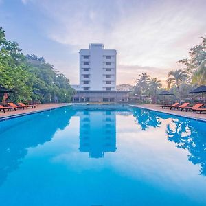 Hotel Vivanta Colombo, Airport Garden à Seeduwa Exterior photo