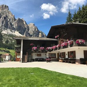 Bed and Breakfast Garni La Vara à Corvara In Badia Exterior photo