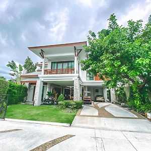 Royal Sammuk Villa Bangsaen Exterior photo