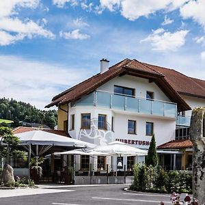 Hotel Gasthof - Restaurant Hubertushof à Peilstein im Mühlviertel Exterior photo