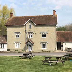 Bed and Breakfast The Benett Arms à Shaftesbury Exterior photo