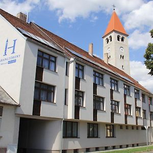 Hotel Harangtorony Szallo à Kőszeg Exterior photo