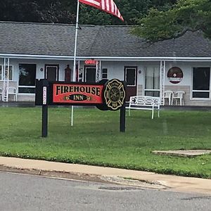 Firehouse Inn Saint-Ignace Exterior photo